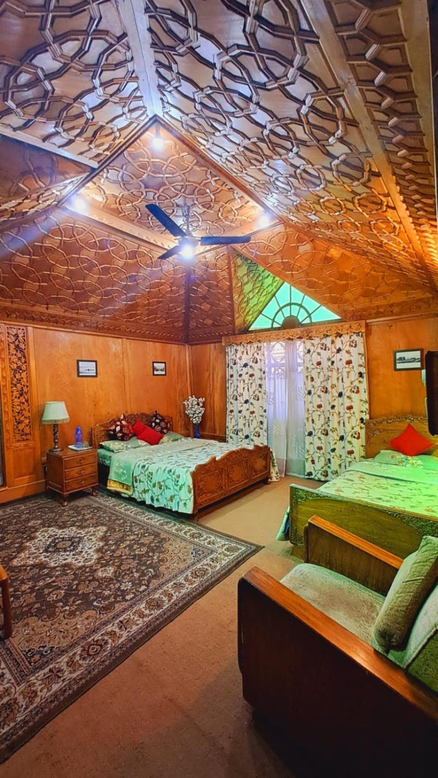 New Lakes Crown Group Of Houseboats Сринагар Экстерьер фото